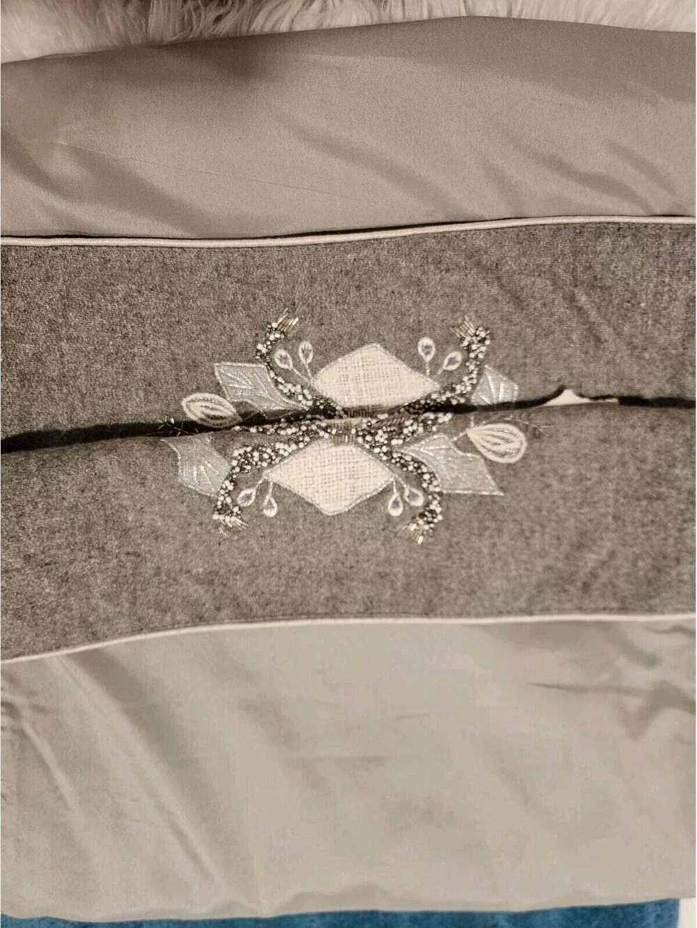 Ridgefield Home Reindeer Leaf 16 X 72 Table Runner Christmas Gray White Beaded